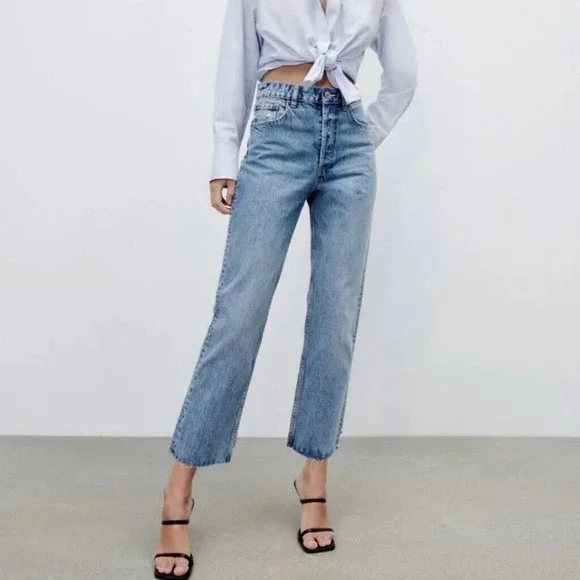 Zara Women's High-Rise Cropped Straight Leg Zip Fly Jeans w Raw Hem - Size US 8 - Picture 8 of 8